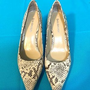 Ladies 3” Pumps By Enzo Angiolini. Very good condition